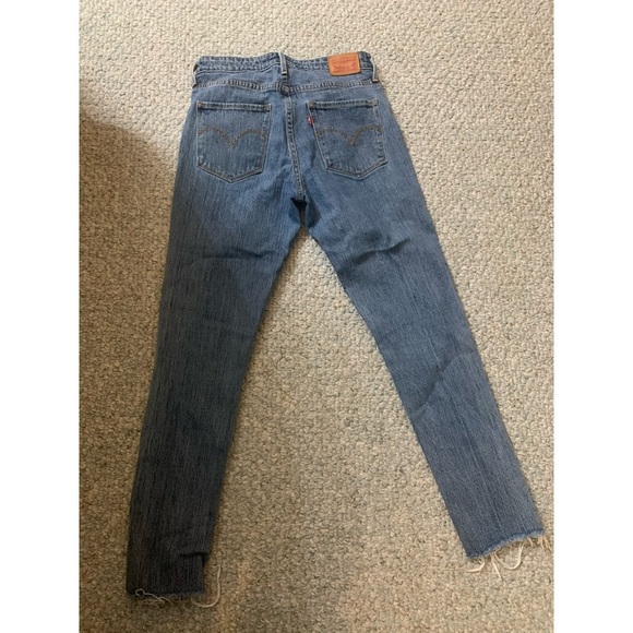 Blue jeans - Picture 2 of 5